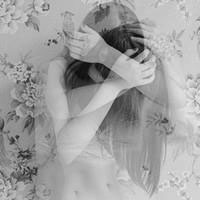 唯美伤感女生黑白qq头像图片