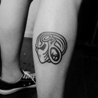 欧美帅哥黑白霸气纹身头像