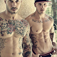 欧美帅哥黑白霸气纹身头像