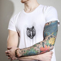 欧美帅哥黑白霸气纹身头像