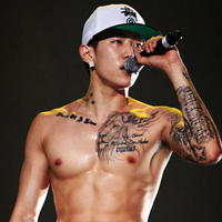 欧美帅哥黑白霸气纹身头像