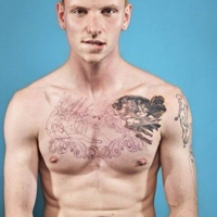 欧美帅哥黑白霸气纹身头像