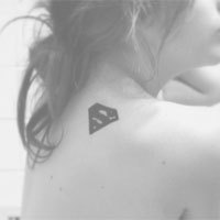 超好看的的韩范女生黑白头像