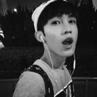 最热门的非主流帅哥黑白头像