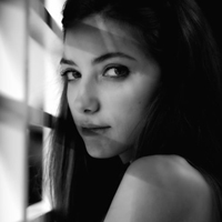 超高清的欧美女生黑白头像