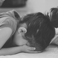 超高清的欧美女生黑白头像