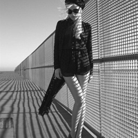 超高清的欧美女生黑白头像