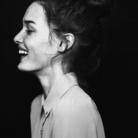 超高清的欧美女生黑白头像