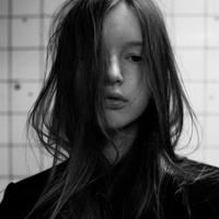 超高清的欧美女生黑白头像