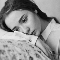 超高清的欧美女生黑白头像