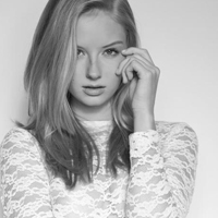 超高清的欧美女生黑白头像