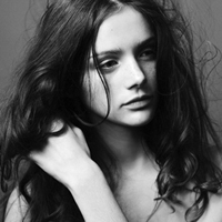 超高清的欧美女生黑白头像