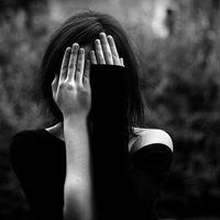 超高清的欧美女生黑白头像