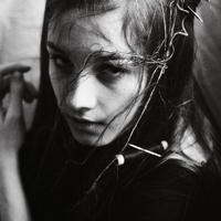 超高清的欧美女生黑白头像