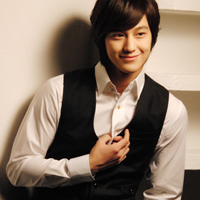 阳光帅气的男生头像图片