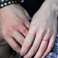 最新版情侣手指纹身头像图片