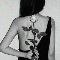 最新个性美女黑白qq头像图片