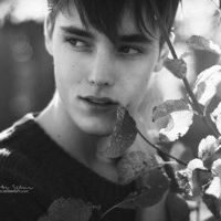 欧美阳光帅哥最新欧美男生黑白qq头像图片