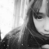 精选漂亮唯美的女生黑白头像