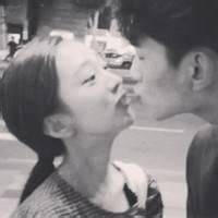 精选漂亮唯美的女生黑白头像