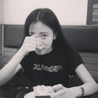 精选漂亮唯美的女生黑白头像