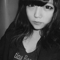 飘逸长发美女黑白qq头像