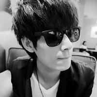 超酷帅气的男生黑白头像图片