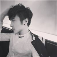 颓废伤感男生黑白qq头像