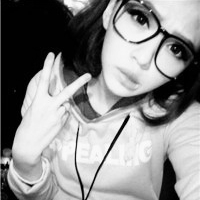 网络最热的女生黑白qq头像