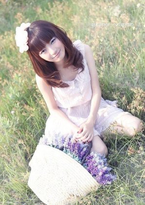 非主流唯美女生户外写真图片