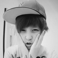 黑白系列帅气男生卫衣头像