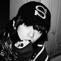 黑白系列帅气男生卫衣头像