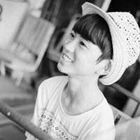 黑白系列帅气男生卫衣头像