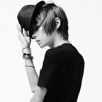 黑白系列帅气男生卫衣头像