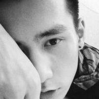 最新孤独伤感男生黑白头像