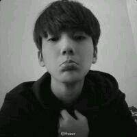 最新孤独伤感男生黑白头像