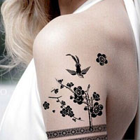 时尚简约的qq黑白纹身头像