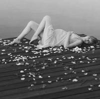 十月最新超拽霸气女生头像