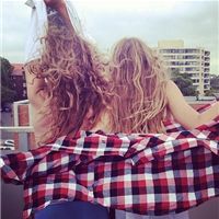 超爱笑的欧美姐妹qq头像