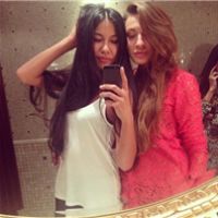 超爱笑的欧美姐妹qq头像