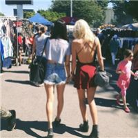 超爱笑的欧美姐妹qq头像