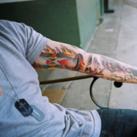 看不到脸的男生纹身头像图片