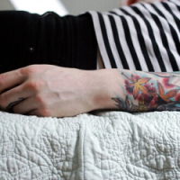 看不到脸的男生纹身头像图片