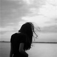 人气超高的长发美女背影头像