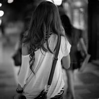 人气超高的长发美女背影头像