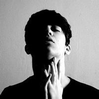 浪荡不羁的欧美帅哥黑白头像