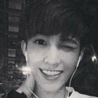 冷酷霸气的男生黑白头像