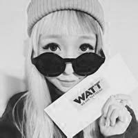 带帽子的女生黑白qq头像图片