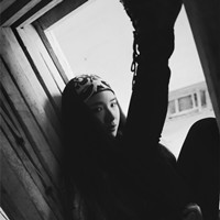 黑白系冷酷孤单女生qq头像