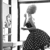 欧美女生时尚经典黑白头像